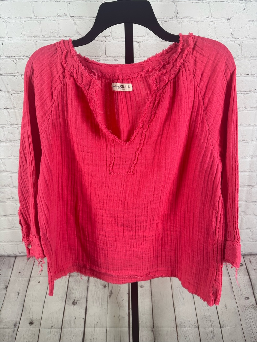Natural Life Hot Pink Crinkle Gauze V-Neck Boho Top Frayed Trim Size L